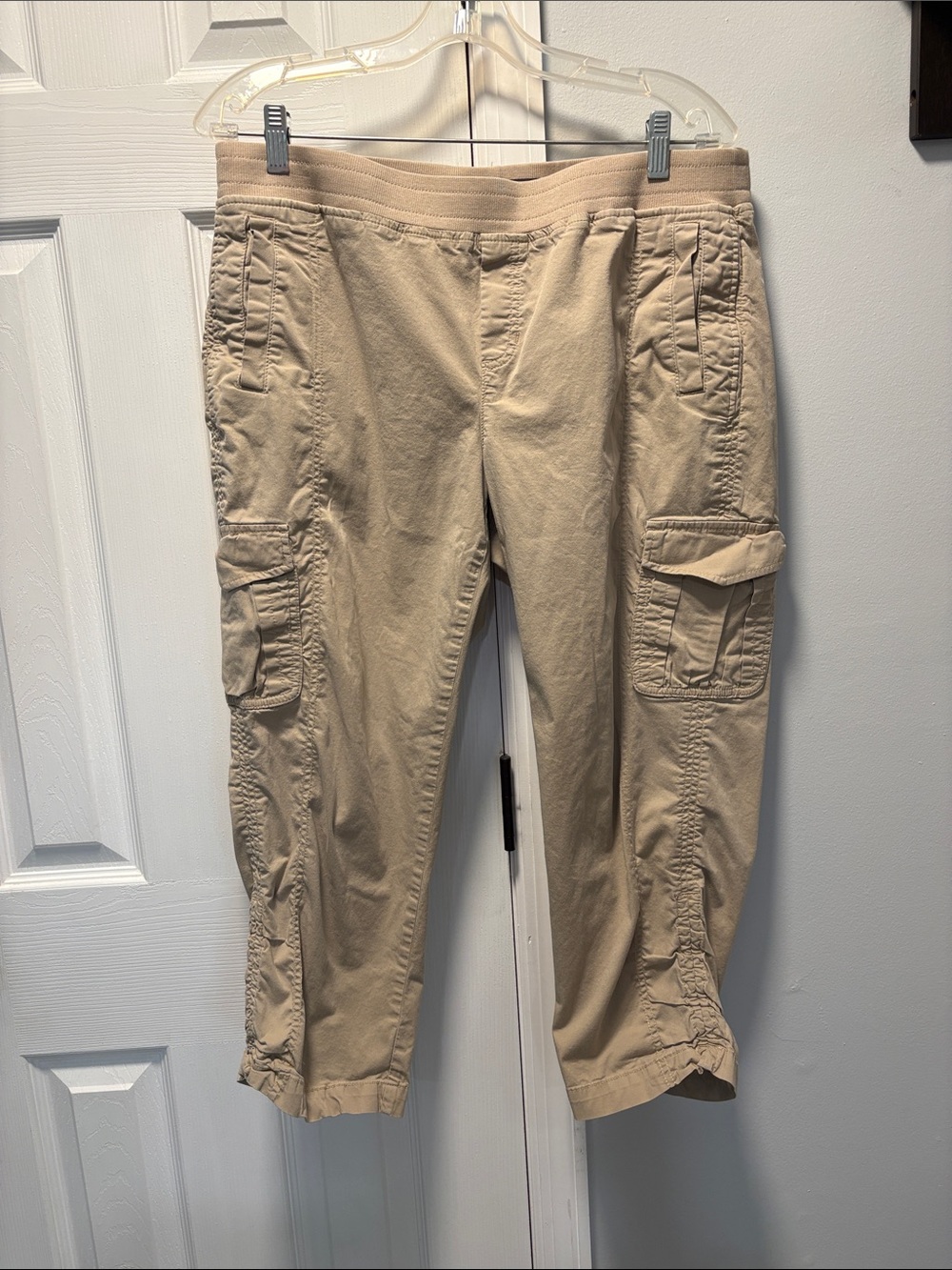Eddie Bauer Women's Khaki Cargo Capris